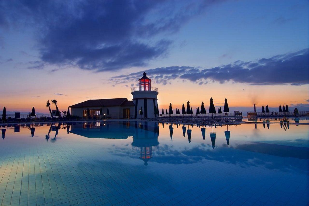Sealight Resort Hotel Kusadasi Bagian luar foto